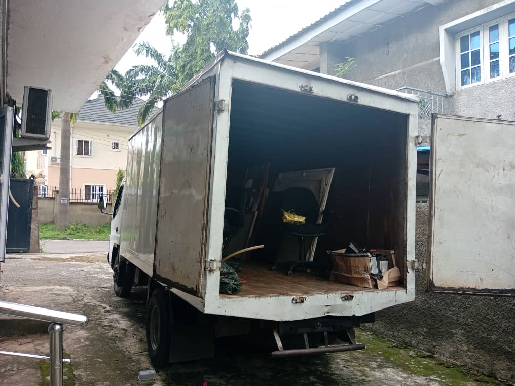 Mini box truck