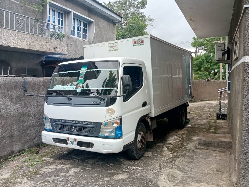 Mini box truck