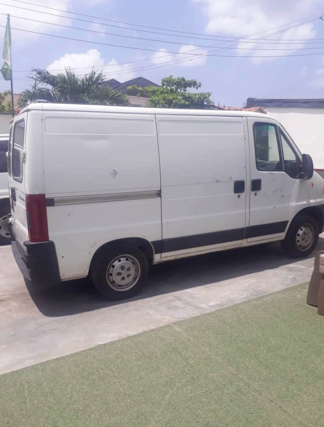 Mini van